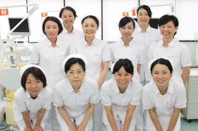 歯科衛生士教職員も日々勉強しております 日本医歯薬専門学校